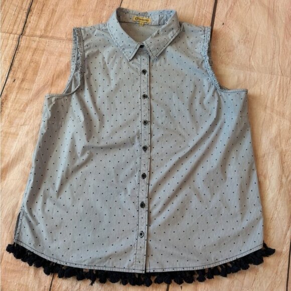 Democracy Tops - Woman’s Size Large Democracy Sleeveless Button Down Shirt Tassels